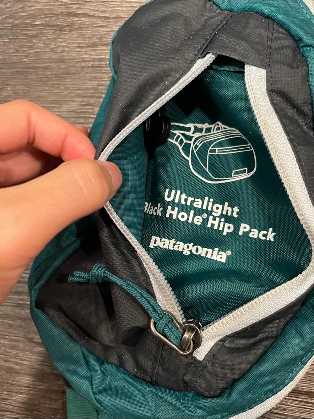 Patagonia Teal Ultralight Black Hole Hip Pack - Picture 4 of 5